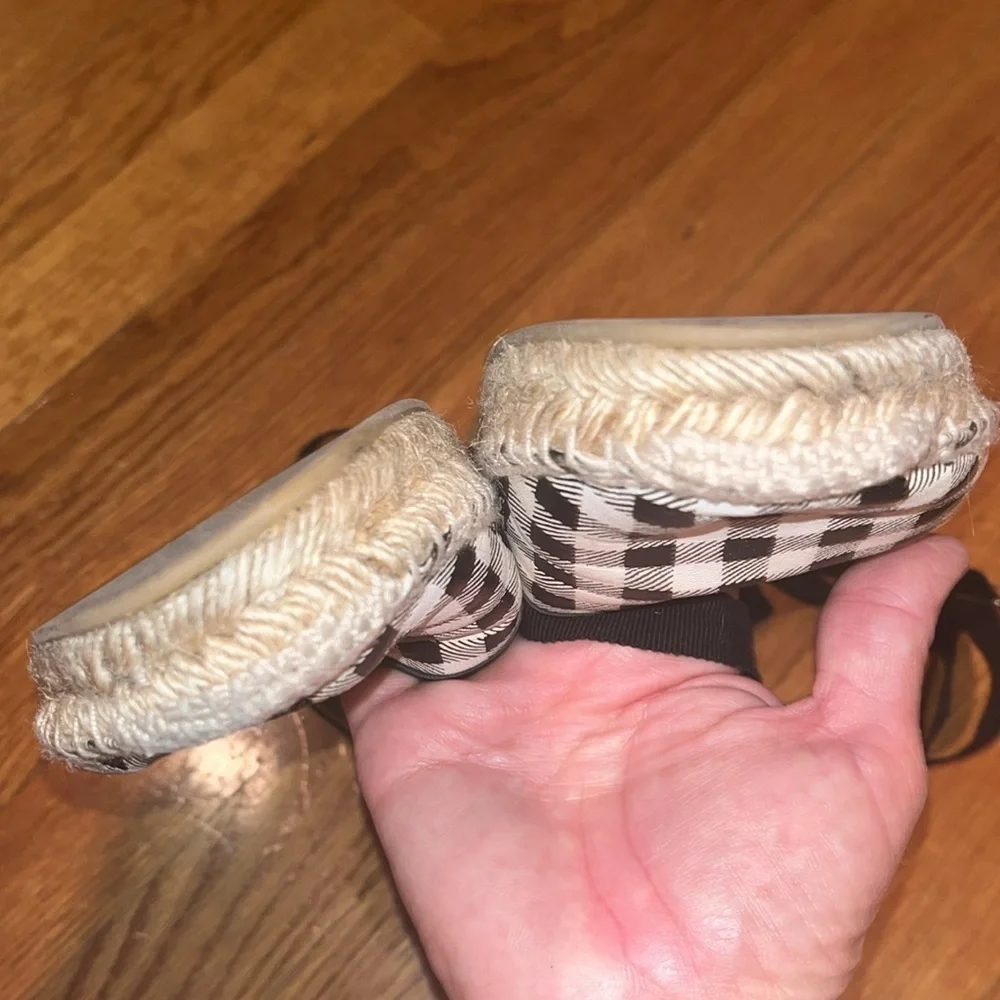 Club Monaco ladies flat espadrilles size 38 1/2 black and white checkered